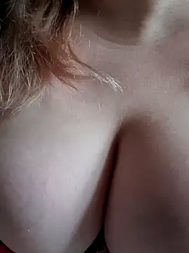 Chatroom XXX en direct de Missy_DM