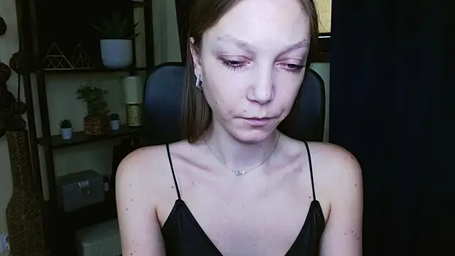 Chatroom XXX en direct de EmillyPlay