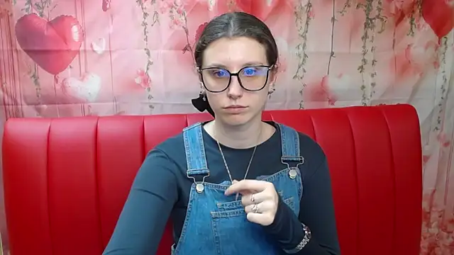 دردشة LilianaShine الجنسية المباشرة