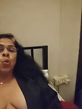 Chat +18 de NakedMILFx ao vivo