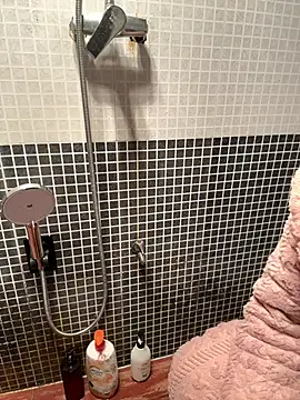 xiiuuff18 webcam show