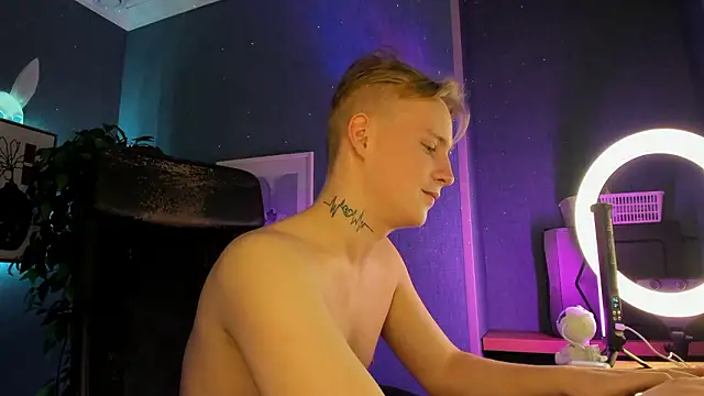 AlexxSweet webcam show