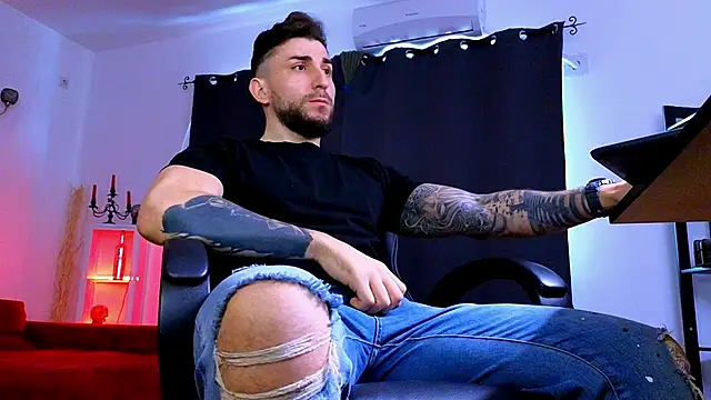 Онлайн чат XXX MightyAaron66