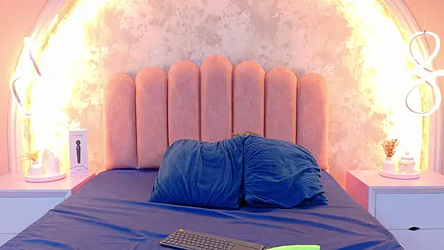 Chatroom XXX en direct de MiaLaurents