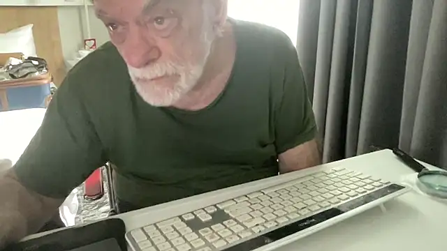 coach-karl 即時 XXX 聊天