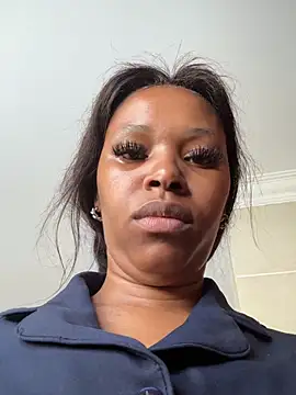 Chatroom XXX en direct de RedBerry88