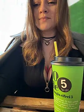 Chatroom XXX en direct de CrazyTori