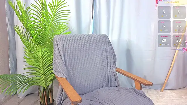 CharityKhamo – Naživo XXX chat