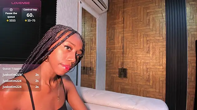 Chatroom XXX en direct de NathalyLeen