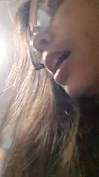 rposhta1991 Adlı Modelin Canlı XXX Sohbeti