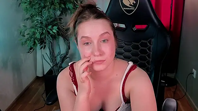 saint_trisha's Live XXX Chat