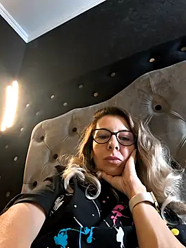 SukyGirl – Naživo XXX chat