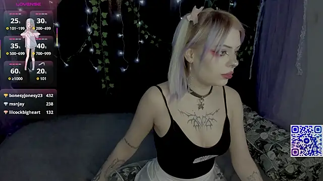 XXX chat uživo modela Saekiko