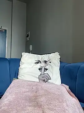 CurveysinaaのライブXXXチャット