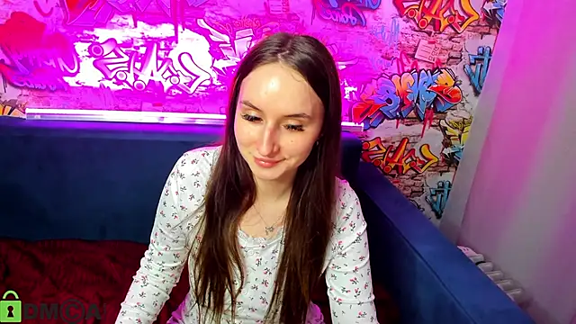 Chat XXX en directo de Kira__Sweet