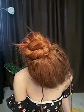 Chatroom XXX en direct de LittleFox___