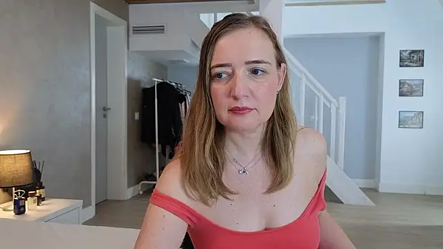 Blue_Angel_Sweet Adlı Modelin Canlı XXX Sohbeti