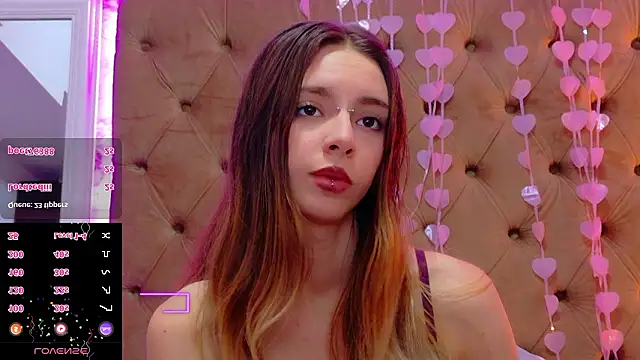 CoraVex Adlı Modelin Canlı XXX Sohbeti