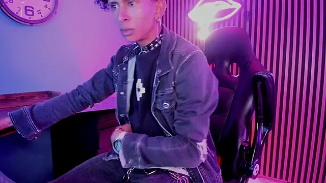 Show modela Maximoking26 na web-kameri