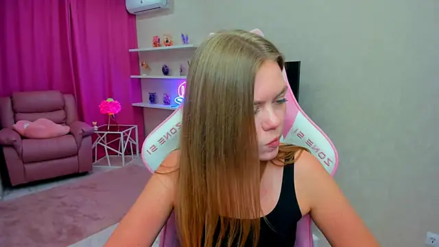 Strawberrye: απευθείας συνομιλία ΧΧΧ