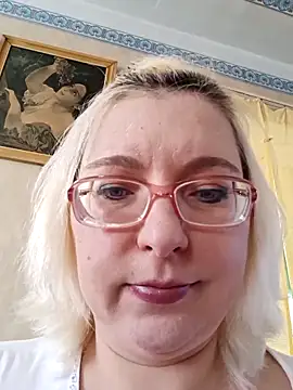 VikaKingのライブXXXチャット