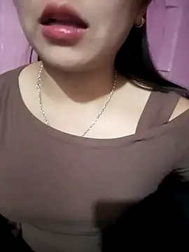 Chatroom XXX en direct de -Lanaa-