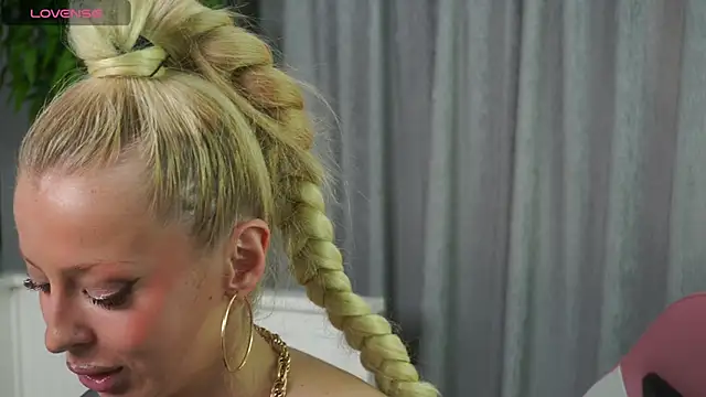 Živý XXX chat LanaReals