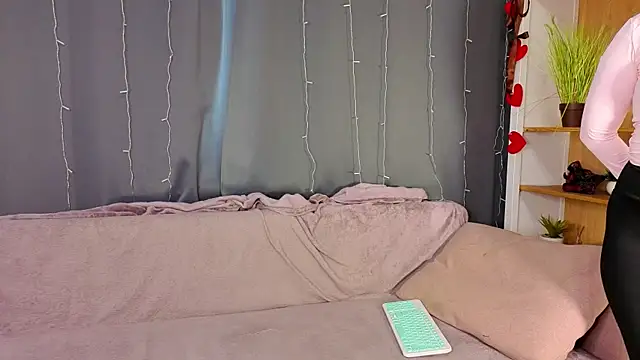 IvetteLabore Adlı Modelin Canlı XXX Sohbeti