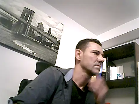 mastercharisma35 Adlı Modelin Canlı XXX Sohbeti