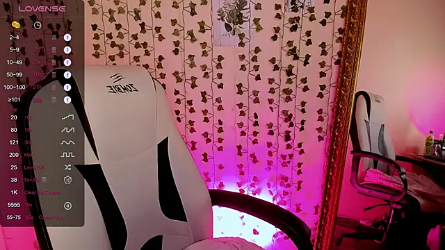 AnyaTaylor_ Live XXX-Chat