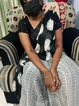 Tinarosy13 ওয়েবক্যাম শো