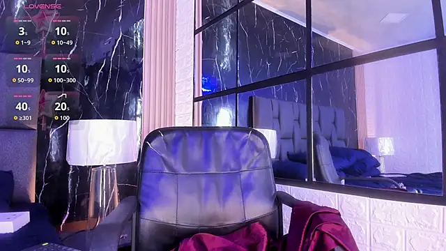 BustyGlow Show Webcam