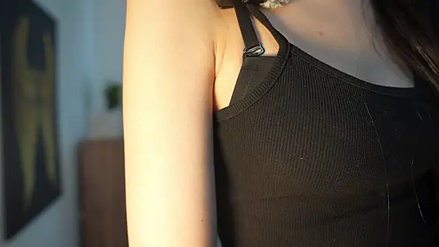 XXX chat uživo modela OnieClose