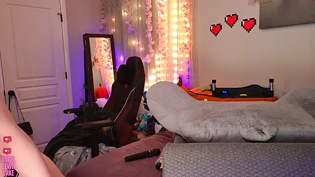 Chat XXX Live Angel-Lewd-Cake