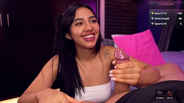 bull_vixen2001 Show Webcam