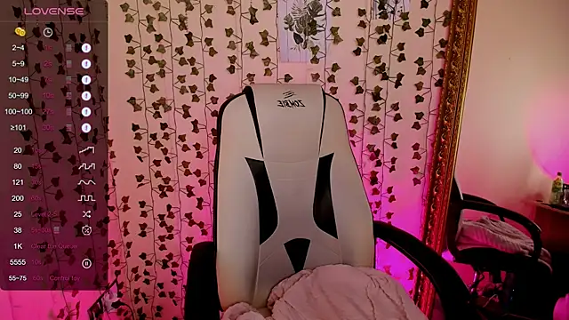 AnyaTaylor_ Chat XXX in diretta