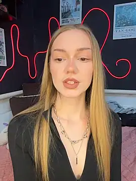 Chat +18 de MilaMoone ao vivo