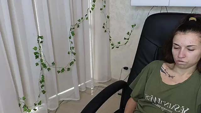 XXX chat uživo modela Ulyanix