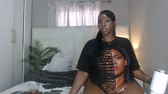 Chat XXX en directo de naughtyblackdolie