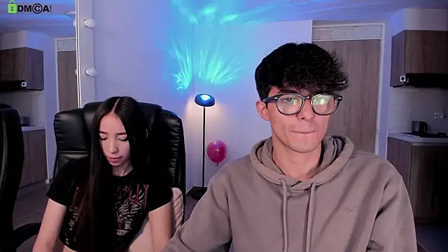 Mikeyvioleta_'s Live XXX Chat