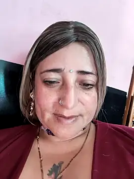 AlexadraJones3453 Adlı Modelin Canlı XXX Sohbeti