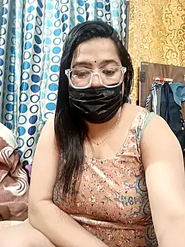 GangbangCouple: διαδικτυακό σόου στην κάμερα