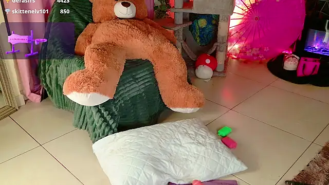 Chat XXX Live Ari-Nana