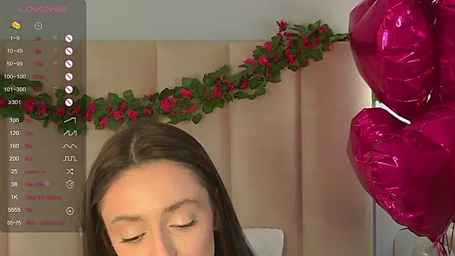 AdoraCortes: онлайн-секс-чат