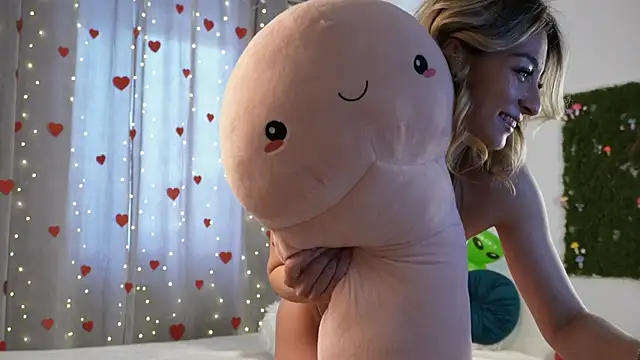 PetiteAlien: онлайн-секс-чат