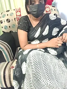 Tinarosy13 Show Webcam