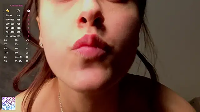 Chatroom XXX en direct de MarcelinaMei