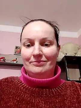 BustyLadyAlma's Live XXX Chat