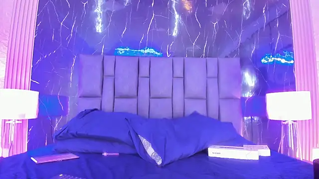 BustyGlow's Live XXX Chat