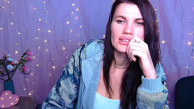 Chatroom XXX en direct de MilaLoona